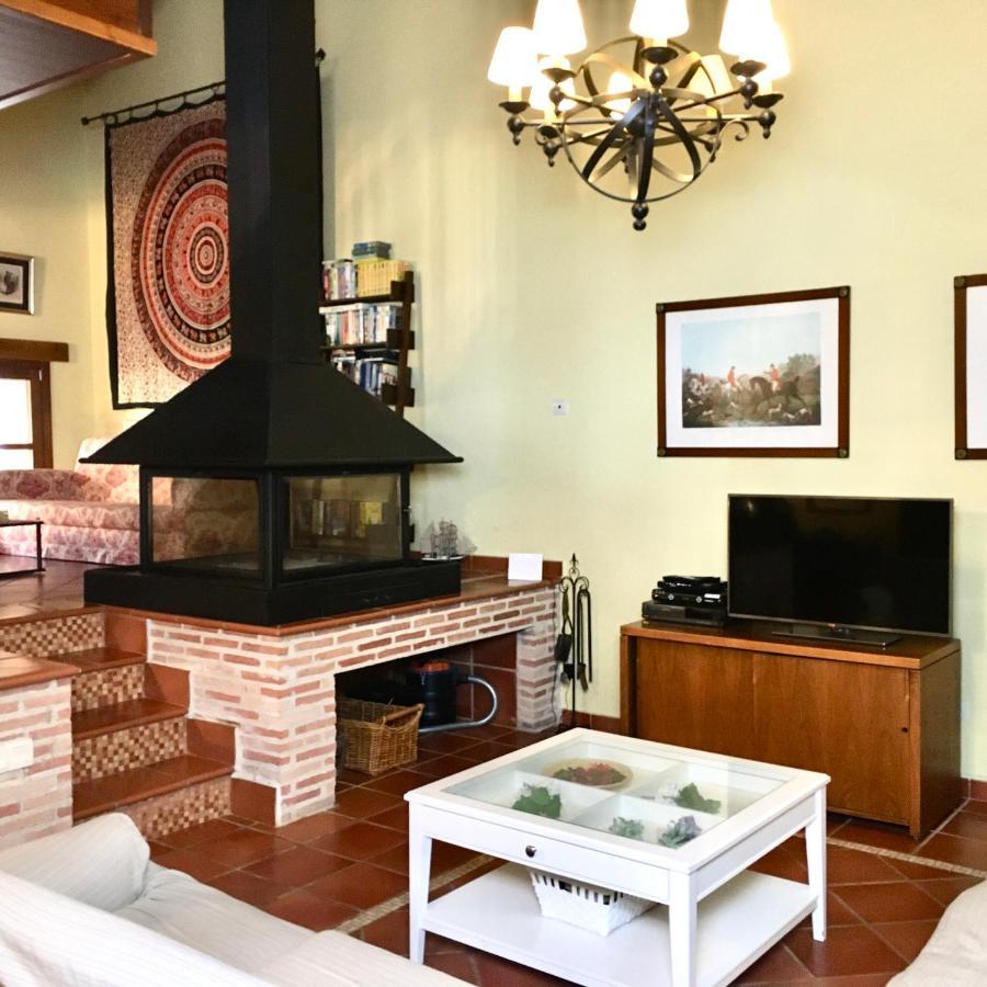 Almenara de Tormes Casa Roble旅馆 外观 照片