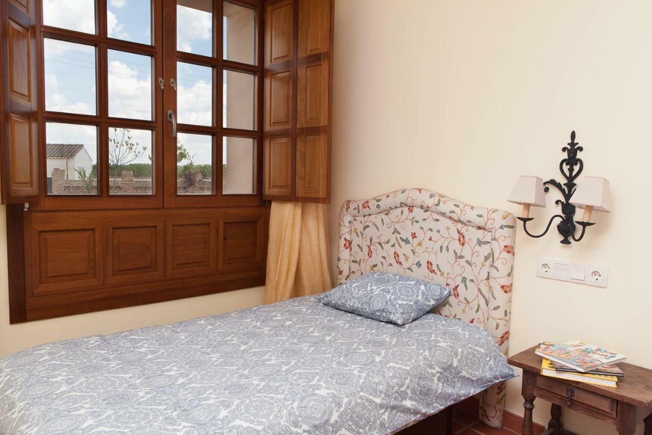 Almenara de Tormes Casa Roble旅馆 外观 照片